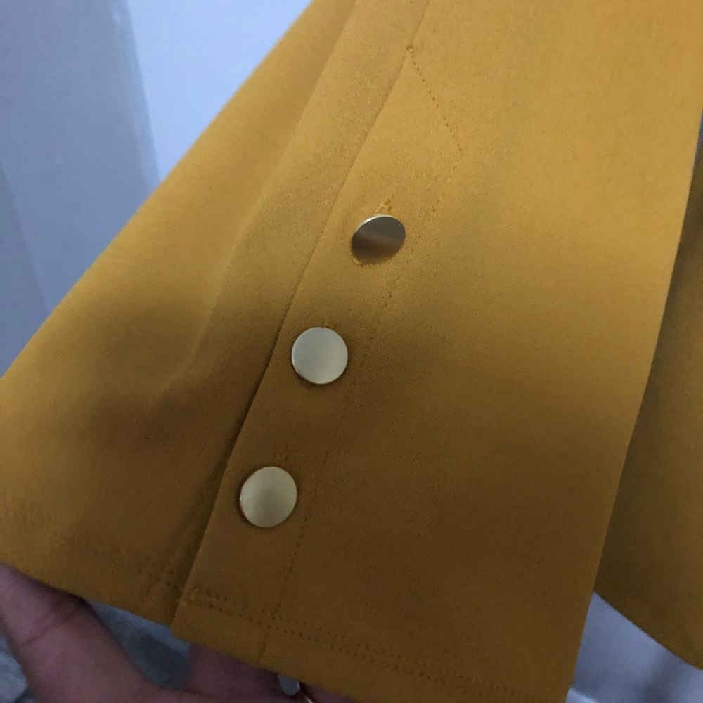 Blouse - Picture 2 of 3